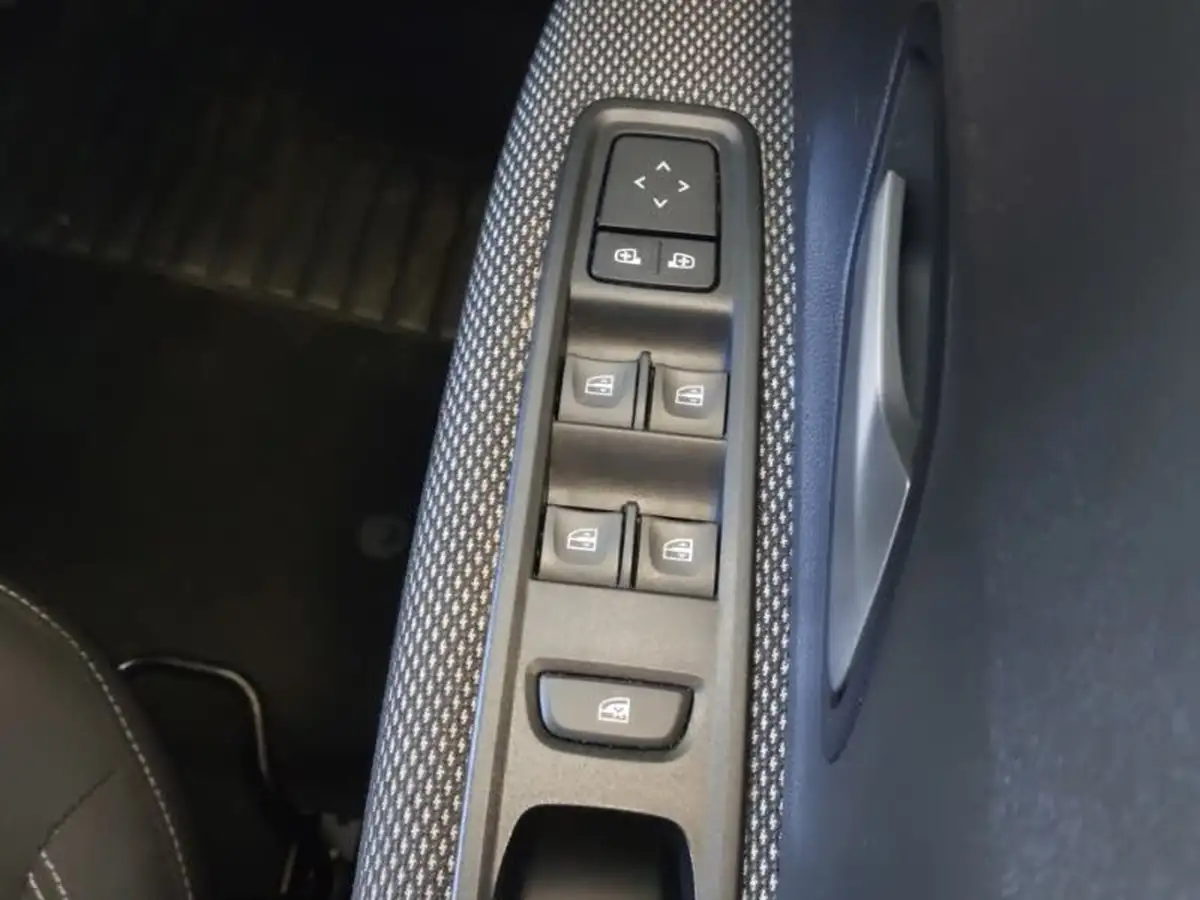 2023-dacia-sandero-10-tce-expression-90bhp-big-15