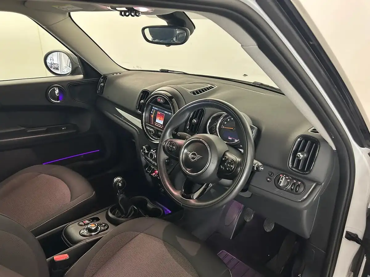 2019-mini-countryman-15-cooper-classic-big-22
