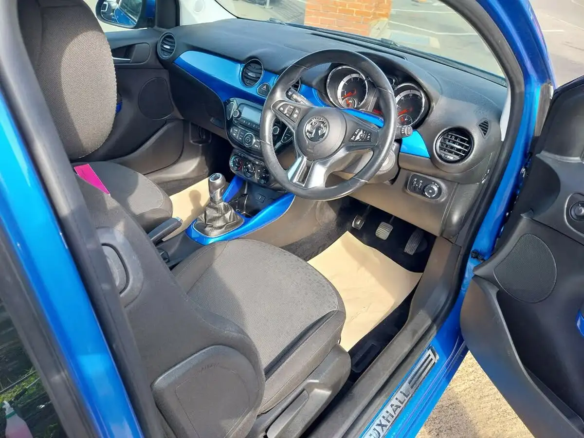 2014-vauxhall-adam-12-jam-big-10