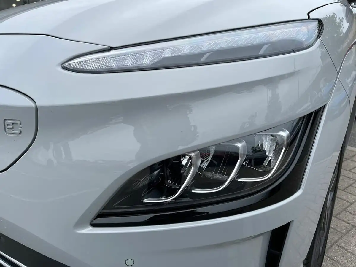 2022-hyundai-kona-e-premium-204ps-64kwh-7kw-obc-big-14