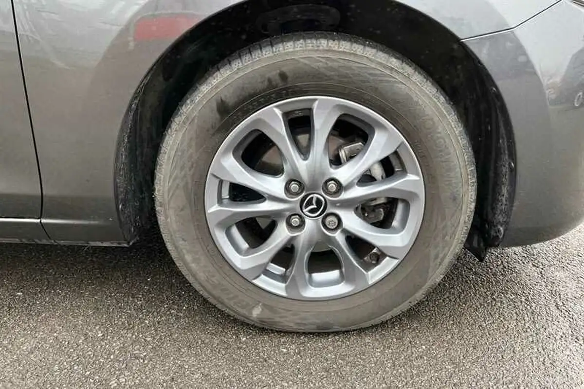 2023-mazda-mazda2-15-e-skyactiv-g-centre-line-big-8