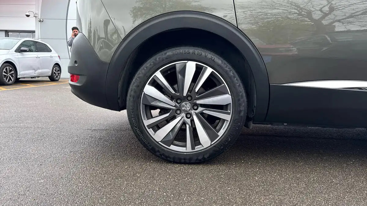 2019-peugeot-5008-suv-15-bluehdi-gt-line-eat8-big-16