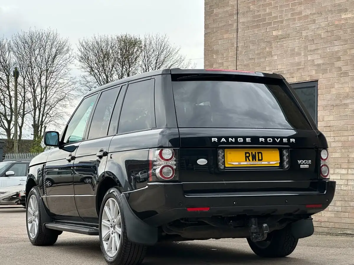 2012-land-rover-range-rover-44td-vogue-big-8