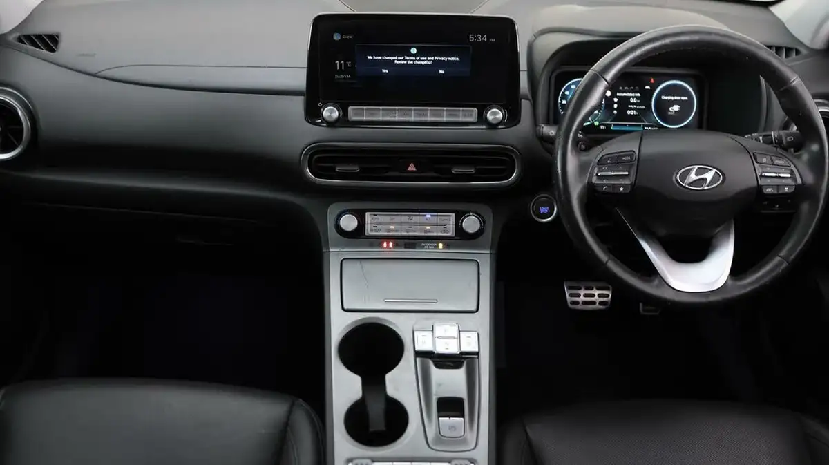 2021-hyundai-kona-e-ultimate-big-12