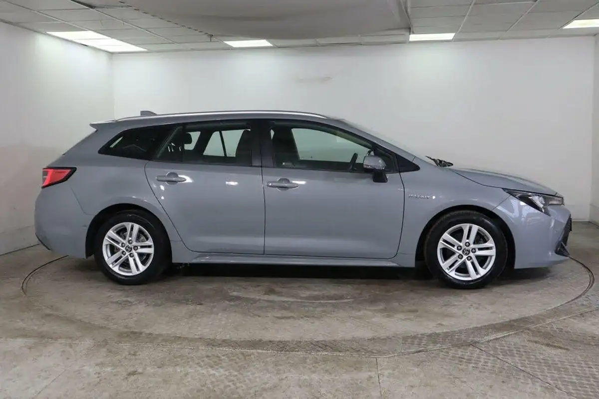 2021-toyota-corolla-18-vvt-i-icon-tech-spare-wheel-touring-sports-5d-big-7