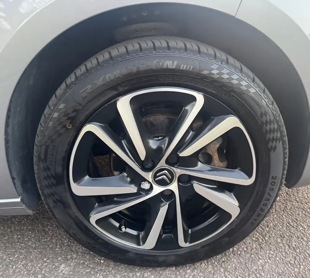 2016-citroen-c4-picasso-16bluehdi-flair-eat6-big-10