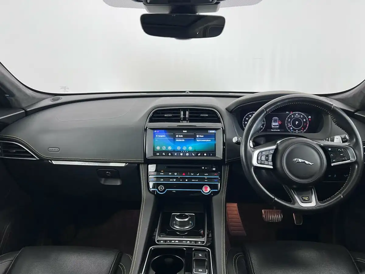 2020-jaguar-f-pace-20i-300-sport-big-25