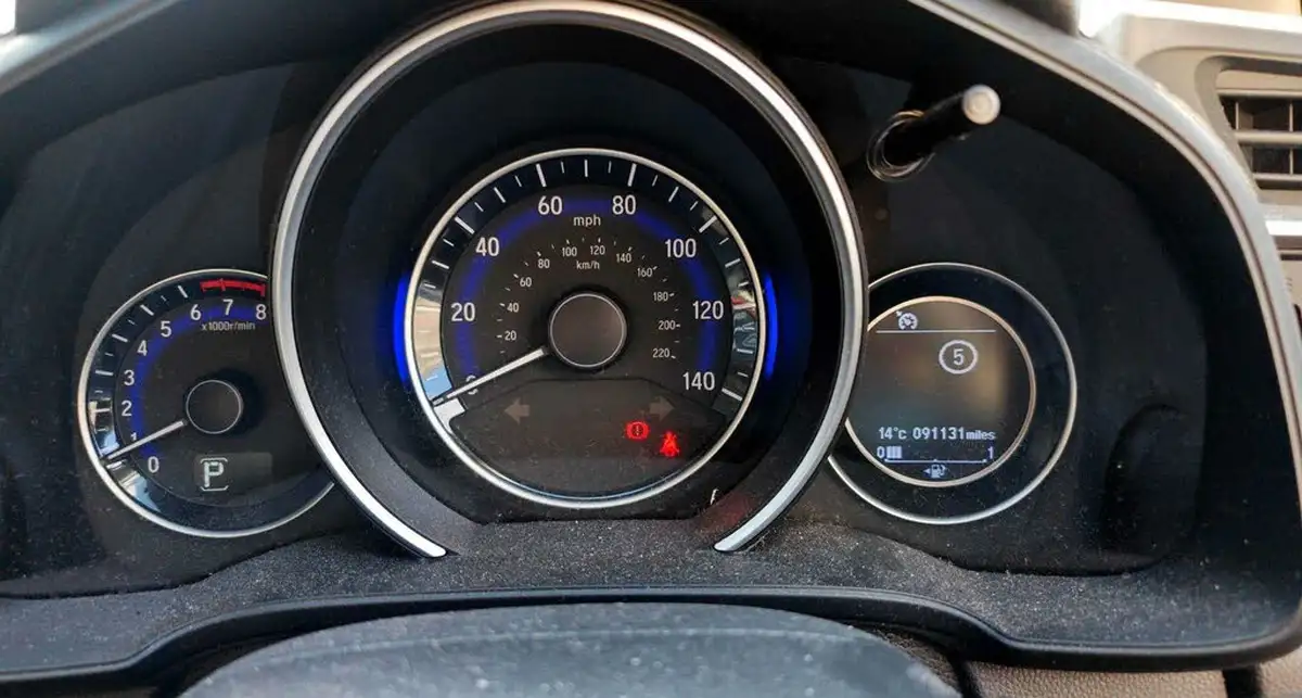 2017-honda-jazz-13-i-vtec-se-navi-cvt-big-8