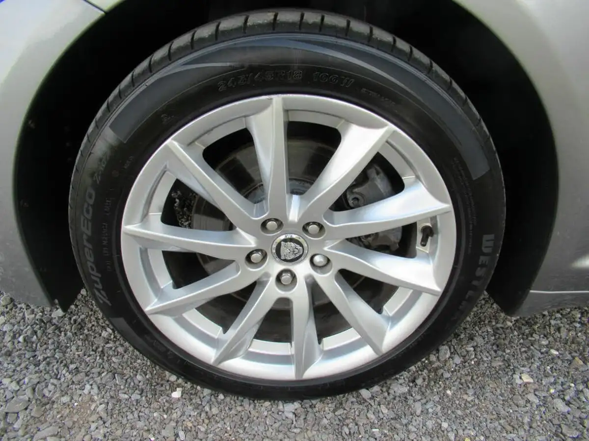 2013-jaguar-xf-22td-luxury-163ps-ss-saloon-4d-auto-big-10