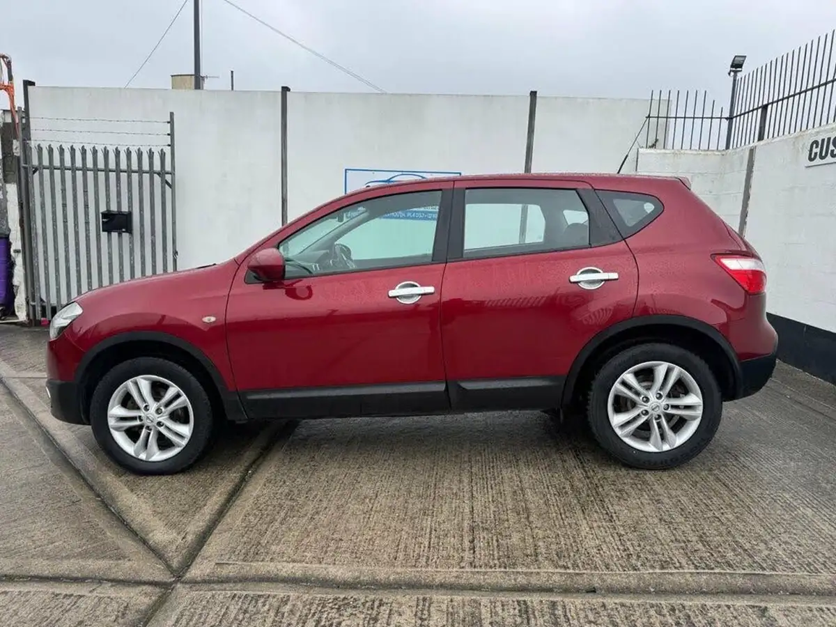 2010-nissan-qashqai-15td-acenta-big-1