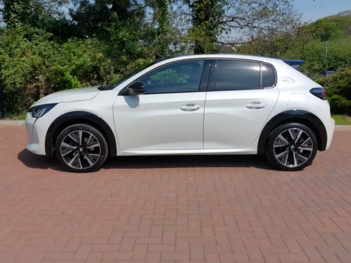 2023-peugeot-208-12-puretech-gt-130ps-eat8-big-3
