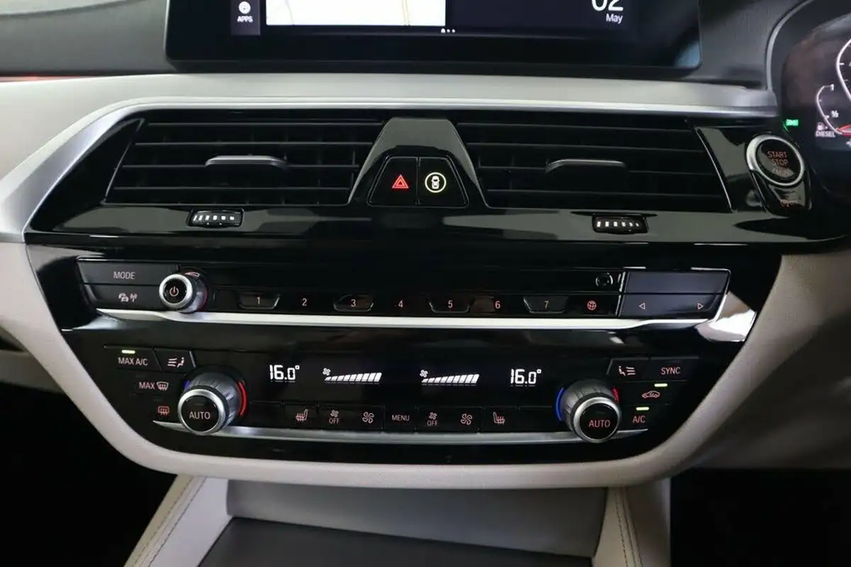 2019-bmw-5-series-20td-520d-m-sport-188bhp-xdrive-plus-pack-saloon-4d-big-59