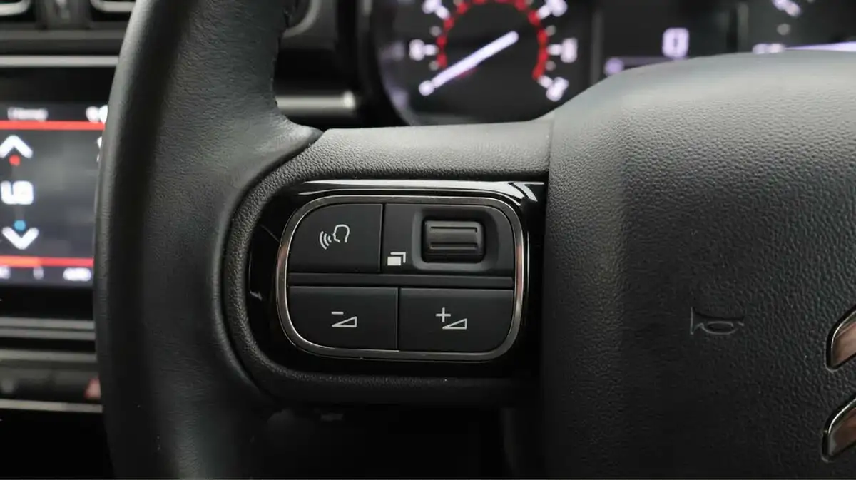 2020-citroen-c3-12-puretech-flair-83ps-big-22