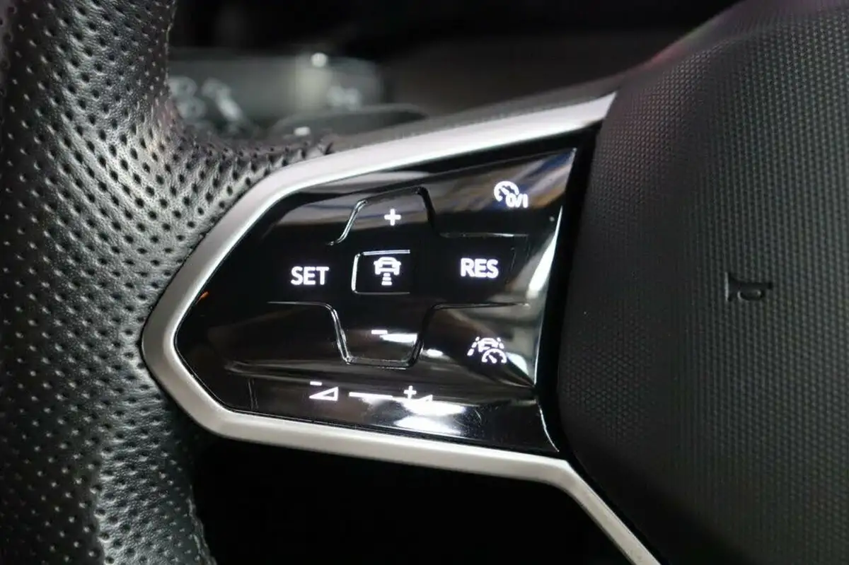 2023-volkswagen-golf-20tdi-gtd-big-23