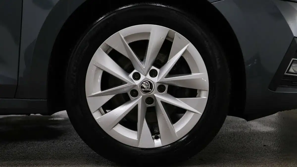2021-skoda-octavia-big-10