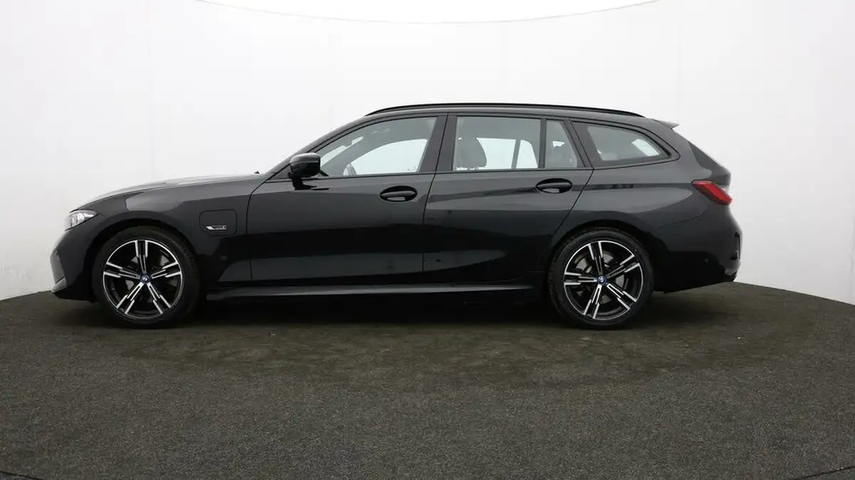 2022-bmw-3-series-20-330e-m-sport-touring-5d-big-66