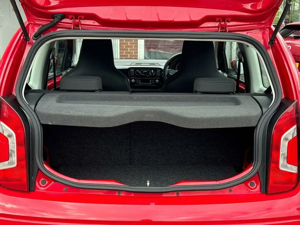 2013-volkswagen-up-10-move-up-bluemotion-tech-3d-big-17