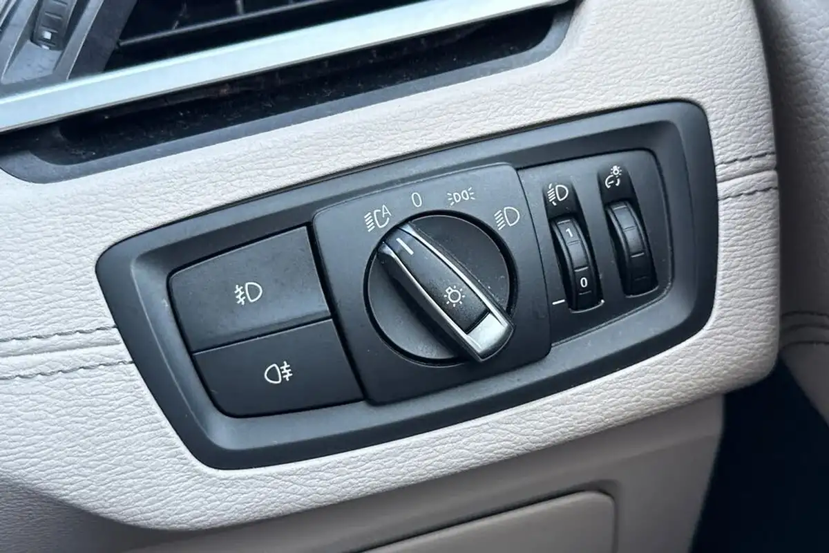 2021-bmw-x1-20td-sdrive18d-xline-sport-auto-big-38
