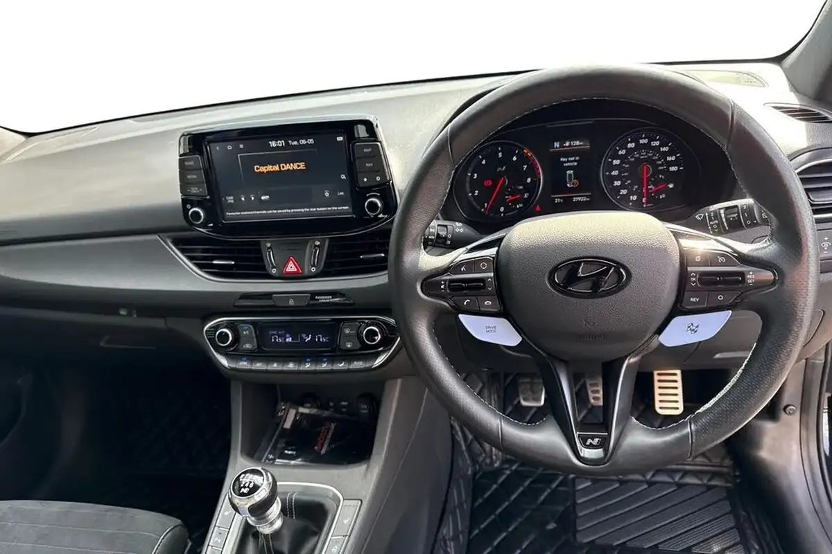 2018-hyundai-i30-n-20-t-gdi-n-performance-big-17