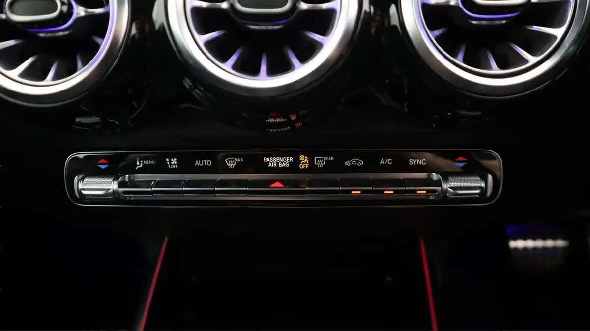 2022-mercedes-benz-glb-class-13-glb200-amg-line-premium-7g-tronic-big-12