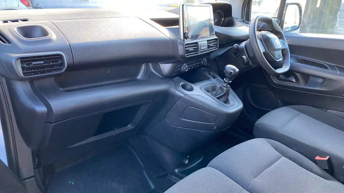 2021-peugeot-partner-15-bluehdi-1000-professional-premium-100pseu6d-big-11