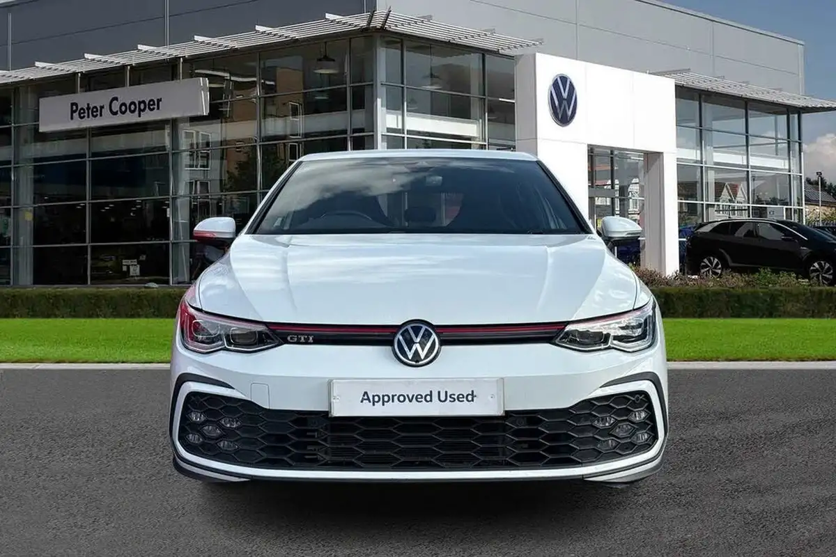 2021-volkswagen-golf-20-tsi-gti-big-40