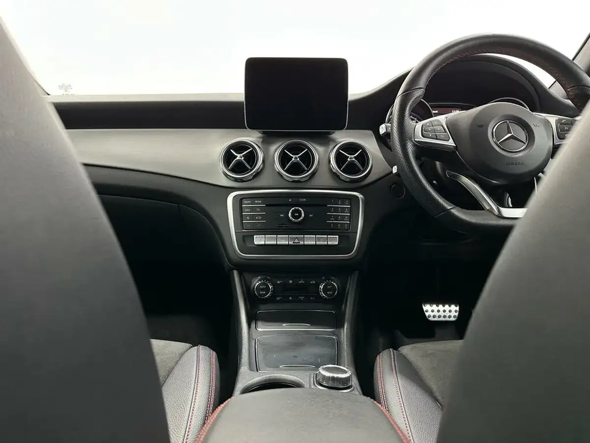 2020-mercedes-benz-gla-class-16-gla-200-amg-line-edition-plus-7g-dct-big-19