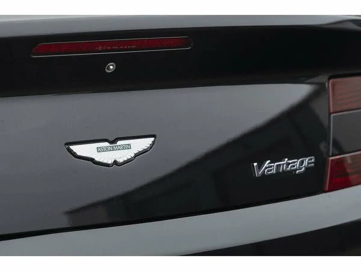 2006-aston-martin-vantage-43-big-24