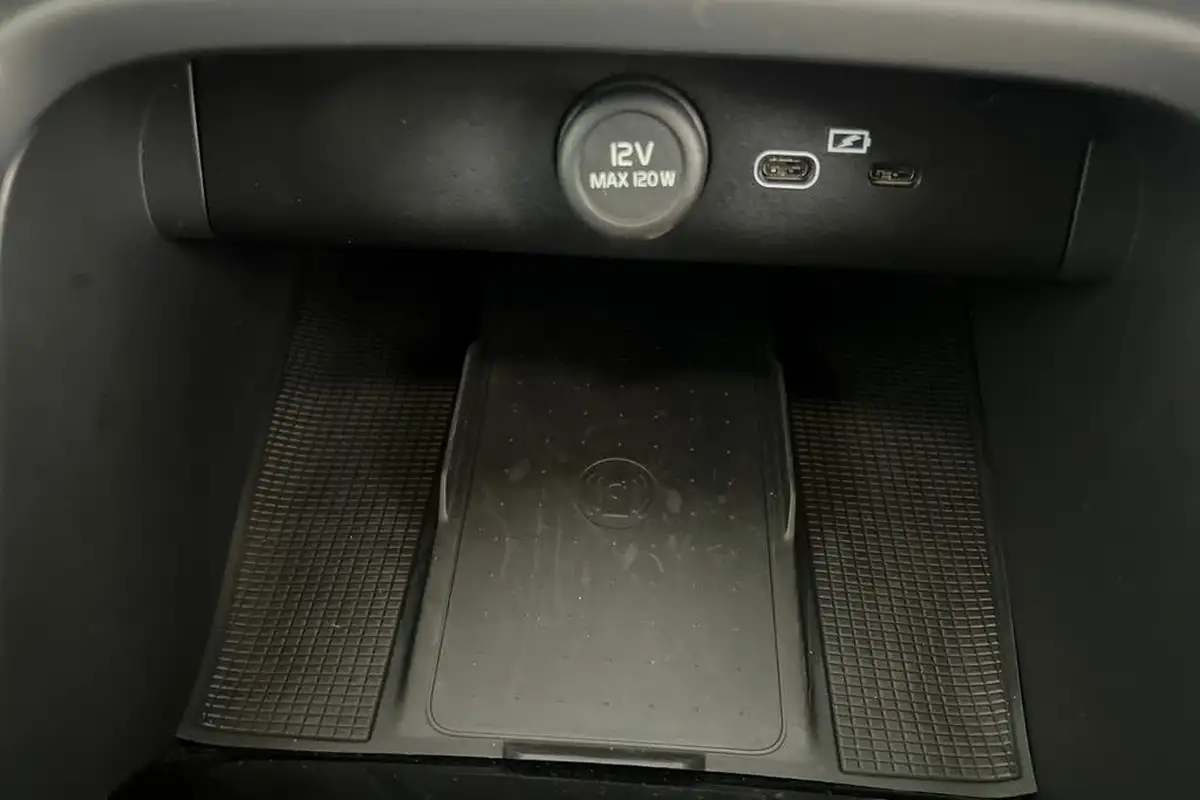 2023-volvo-xc40-e-recharge-core-235bhp-big-31