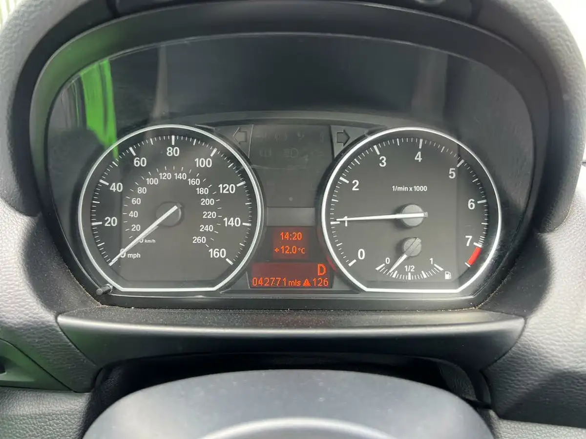 2011-bmw-1-series-20-120i-se-coupe-2d-auto-big-8