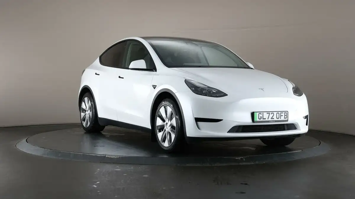 2022-tesla-model-y-e-rwd-big-51