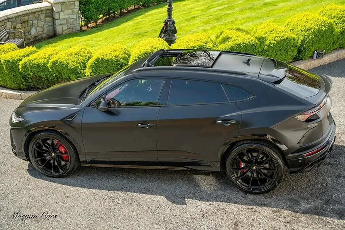 2022-lamborghini-urus-40-no-trim-big-65