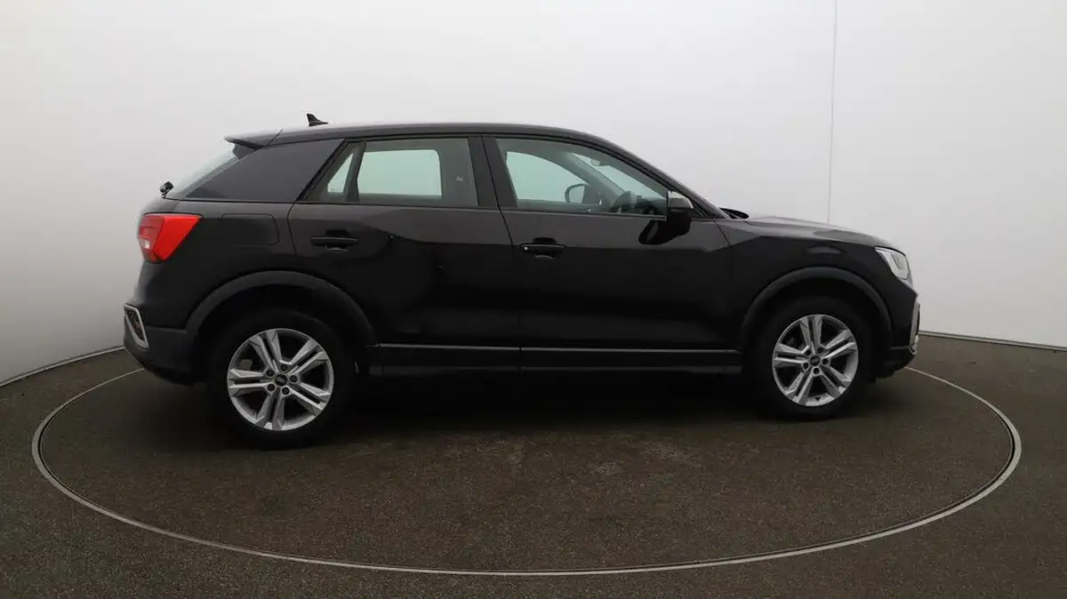 2021-audi-q2-10-30-tfsi-sport-big-48