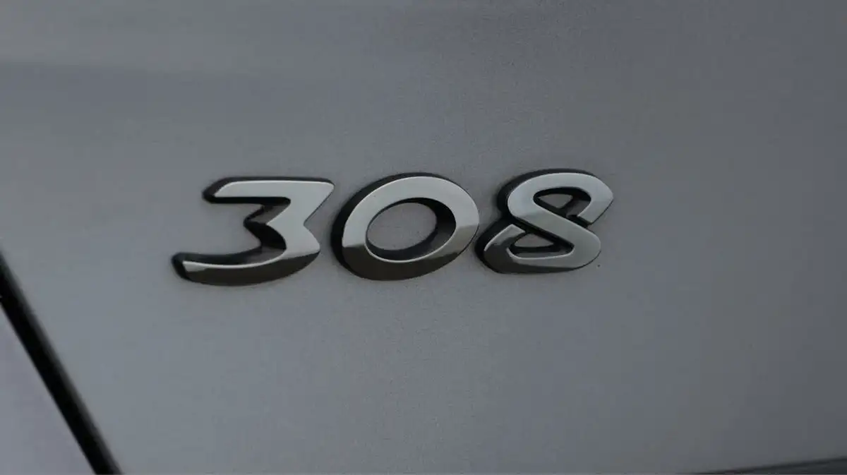 2020-peugeot-308-12-puretech-tech-edition-big-22