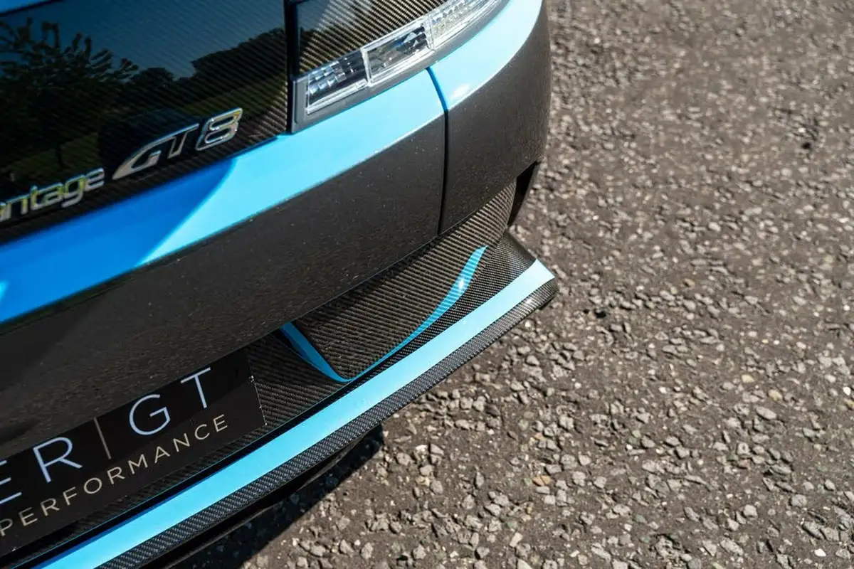 2017-aston-martin-vantage-47-gt8-sportshift-ii-big-7