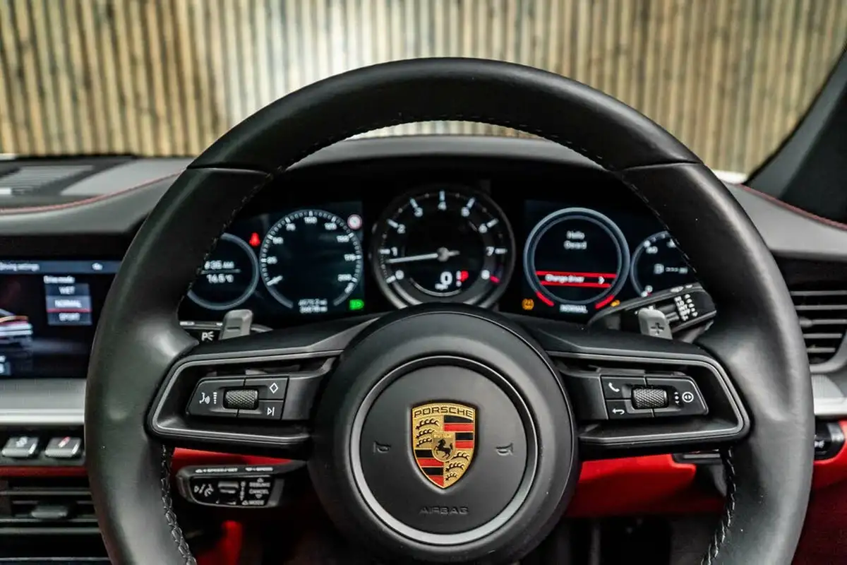 2021-porsche-911-30-carrera-4-coupe-big-32