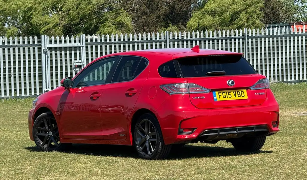 2015-lexus-ct-200h-18-advance-cvt-big-9