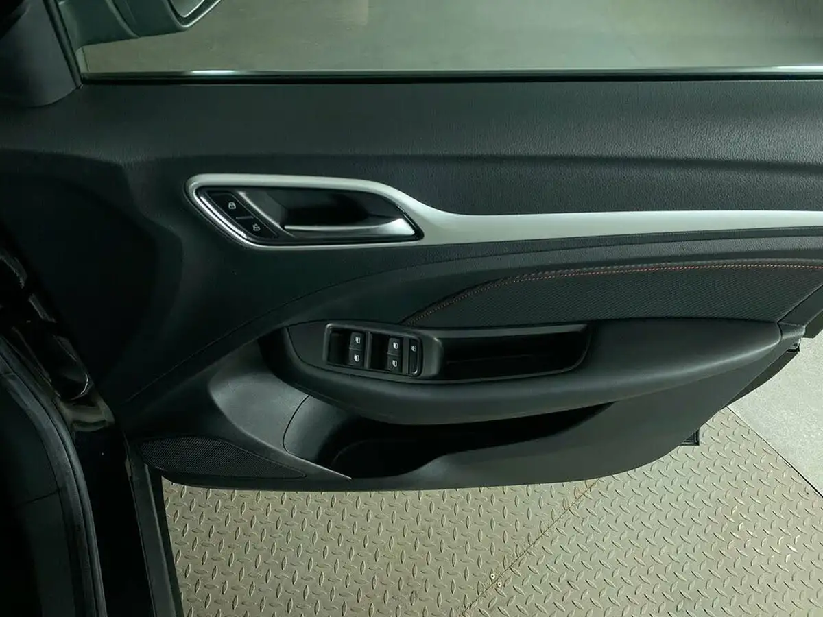 2023-mg-zs-suv-e-trophy-ev-176ps-big-26