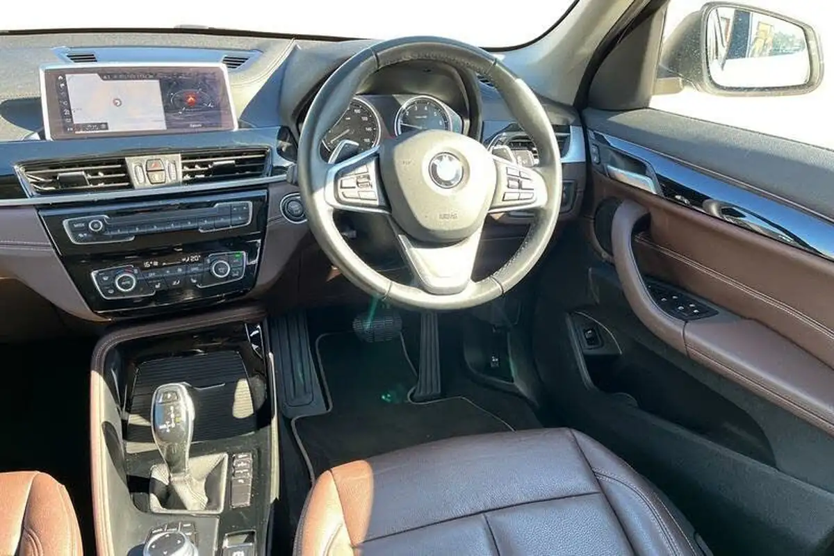 2021-bmw-x1-20-sdrive20i-xline-big-10