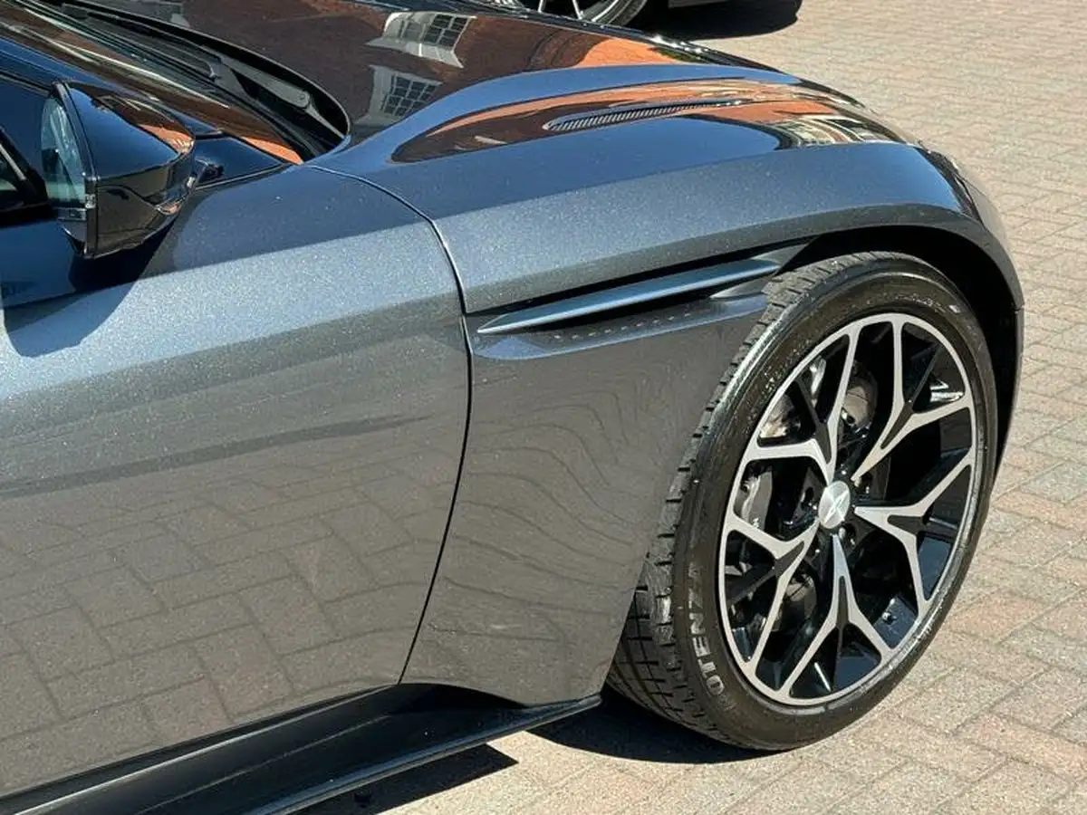 2021-aston-martin-db11-40-v8-528bhp-big-12