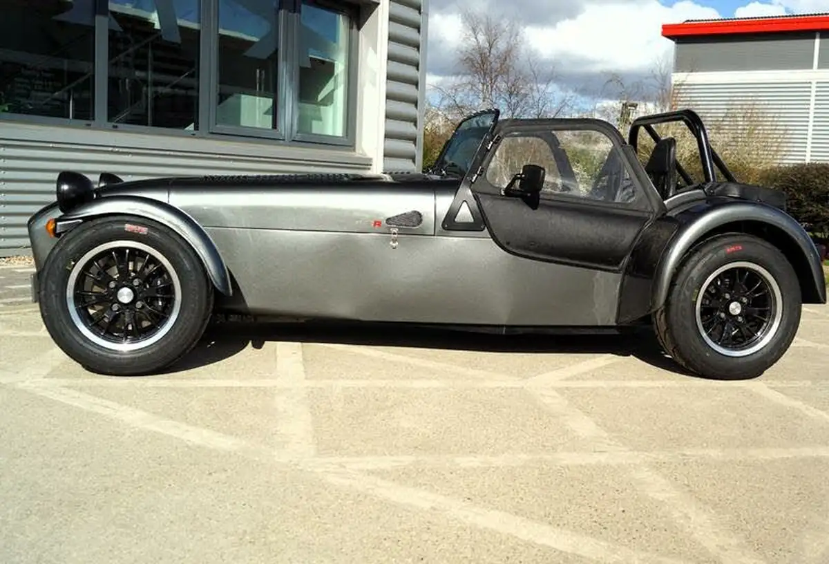 2016-caterham-seven-big-13