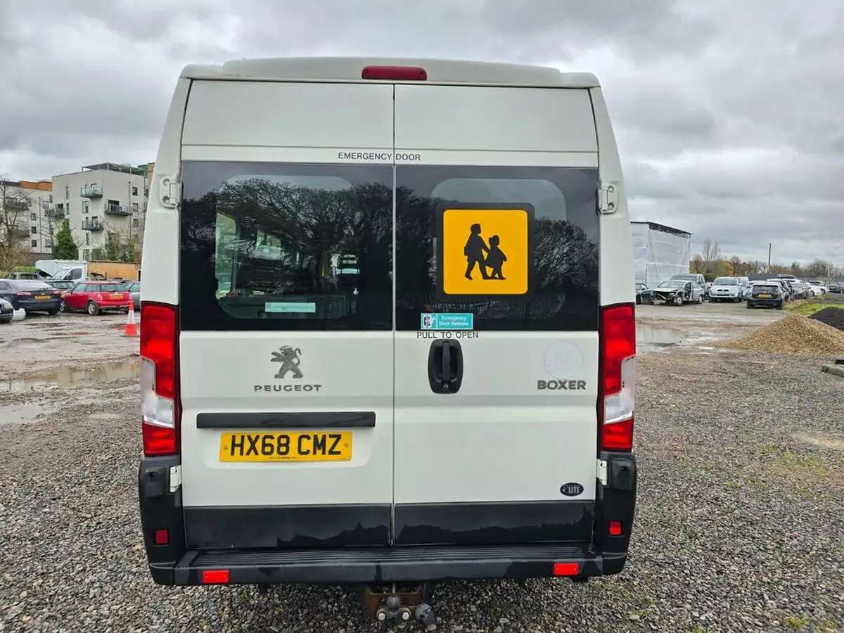 2018-peugeot-boxer-20-bluehdi-440-l4-h2-130-panel-big-14