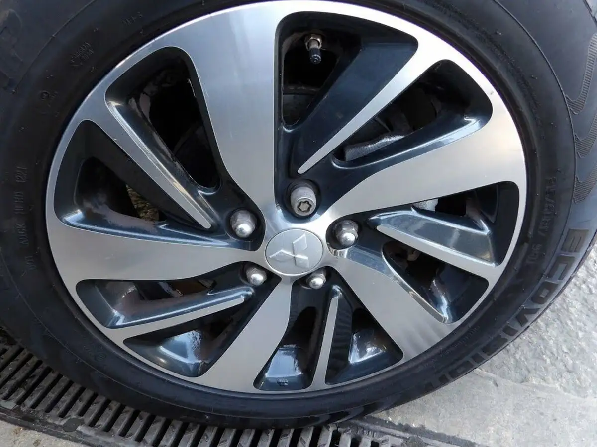 2015-mitsubishi-asx-16-3-big-19