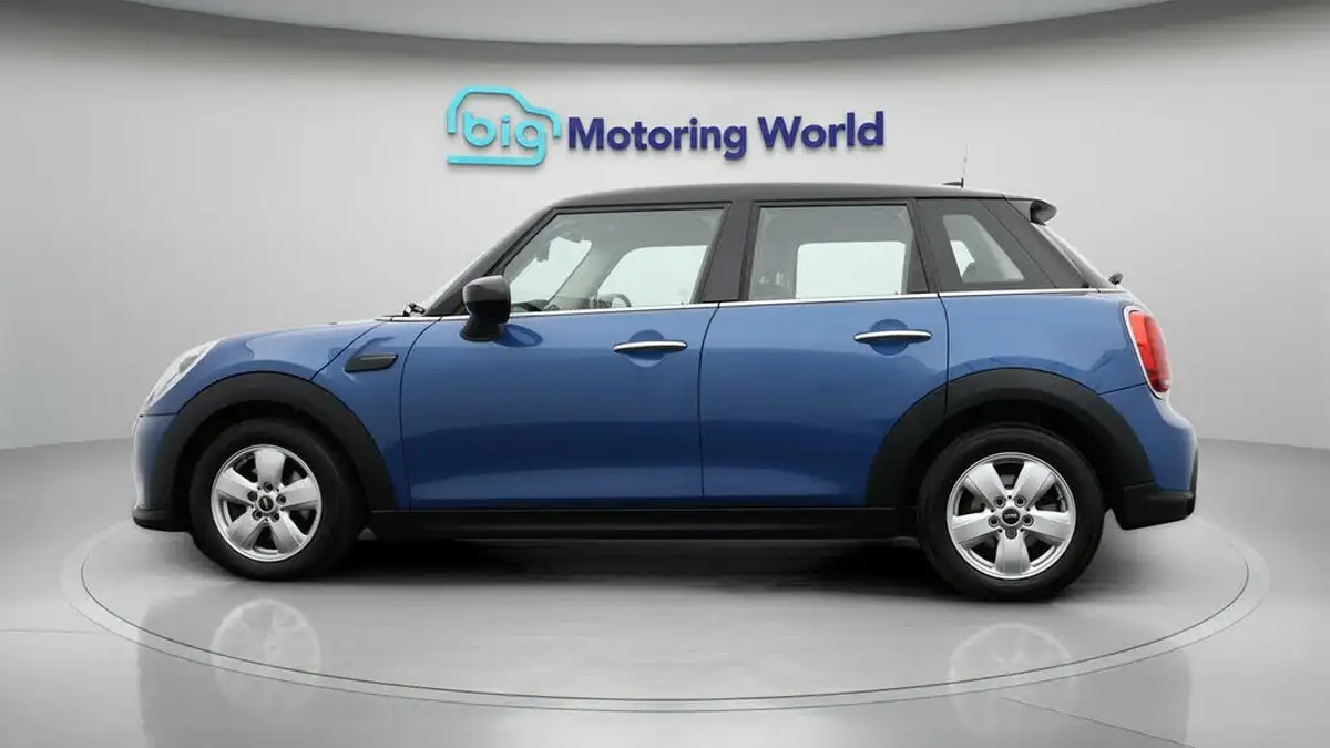 2021-mini-cooper-15-cooper-classic-hatchback-5d-auto-big-3