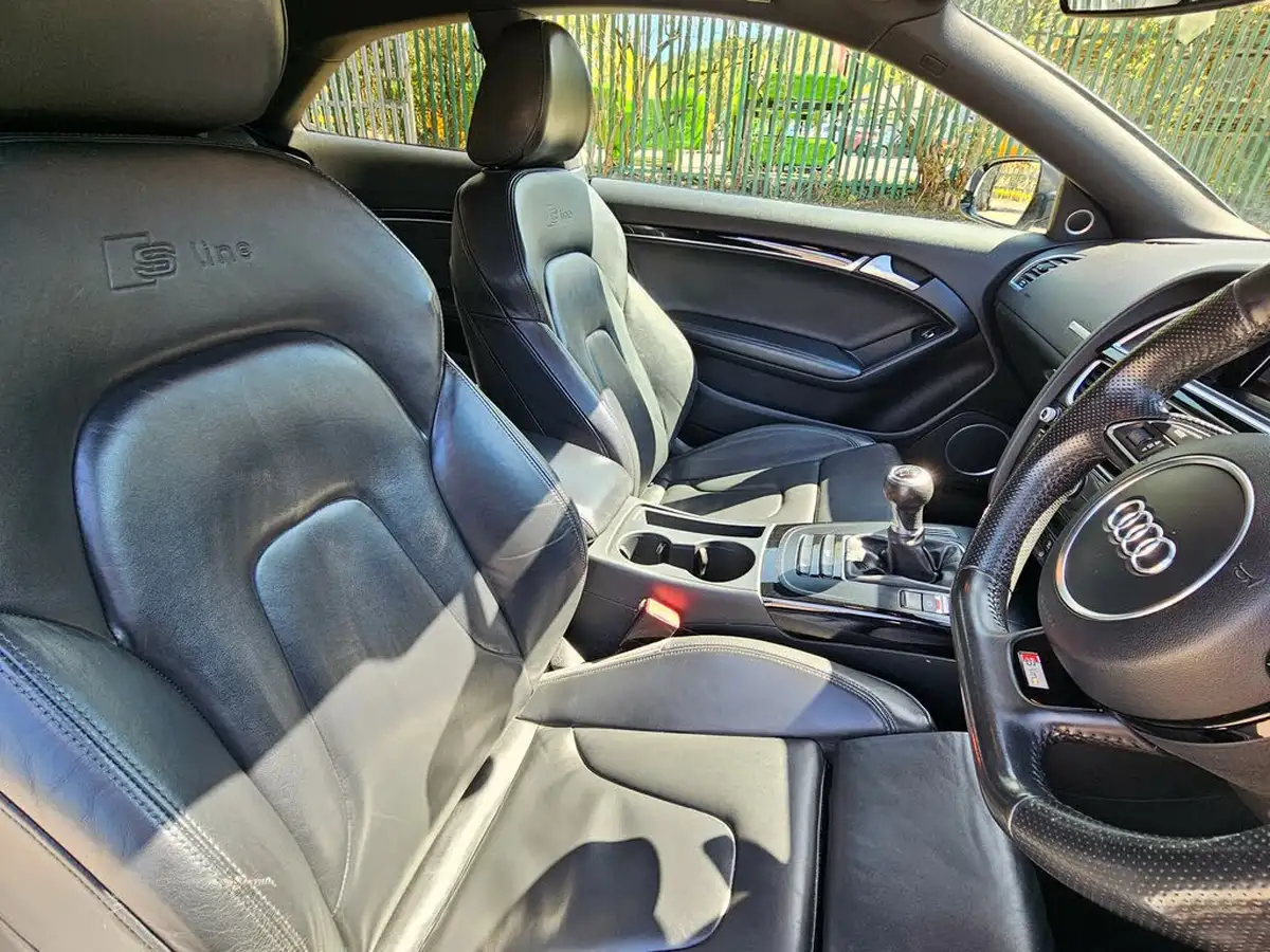 2013-audi-a5-20td-black-edition-177ps-coupe-2d-big-2