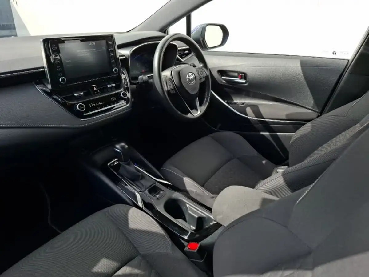 2022-toyota-corolla-18-vvt-i-icon-120bhp-trk-hatchback-5d-big-4