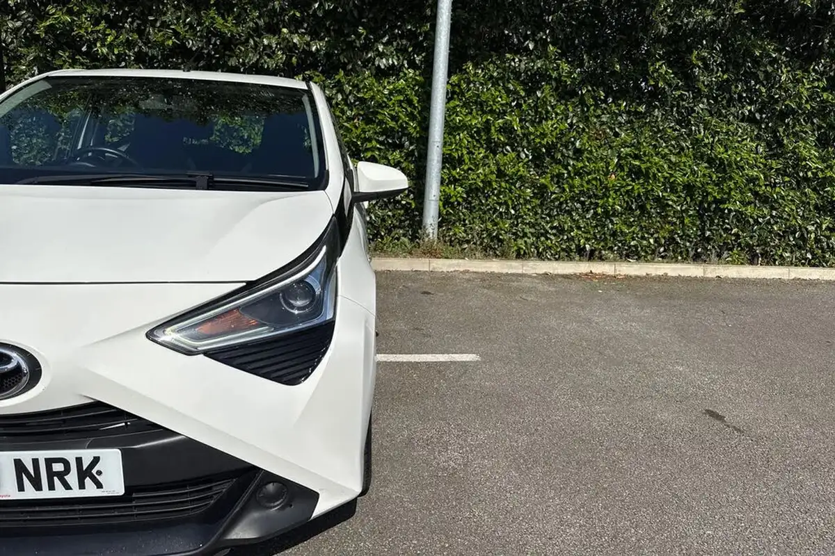 2020-toyota-aygo-10-vvt-i-x-play-big-25
