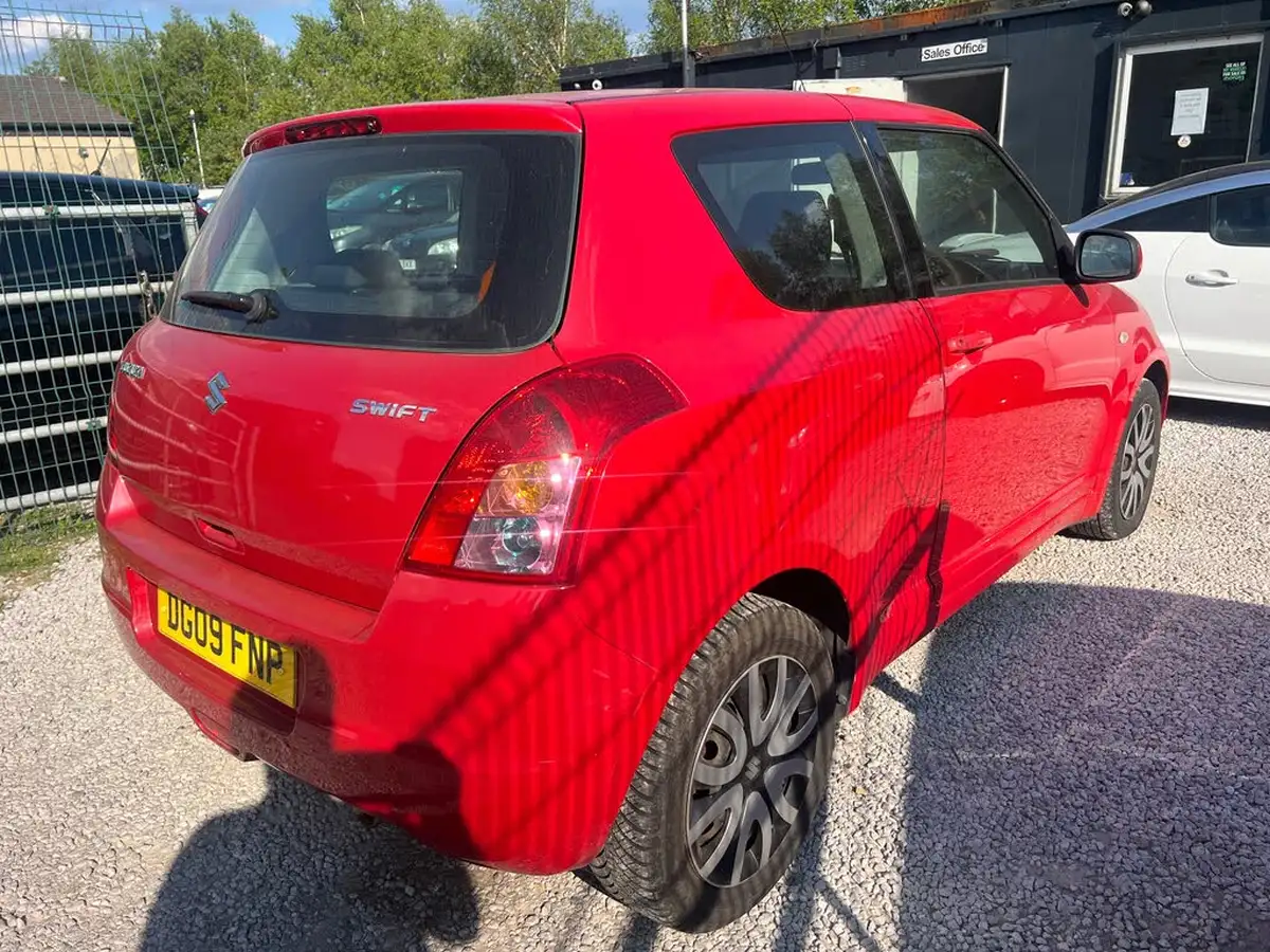 2009-suzuki-swift-13-gl-3d-big-4