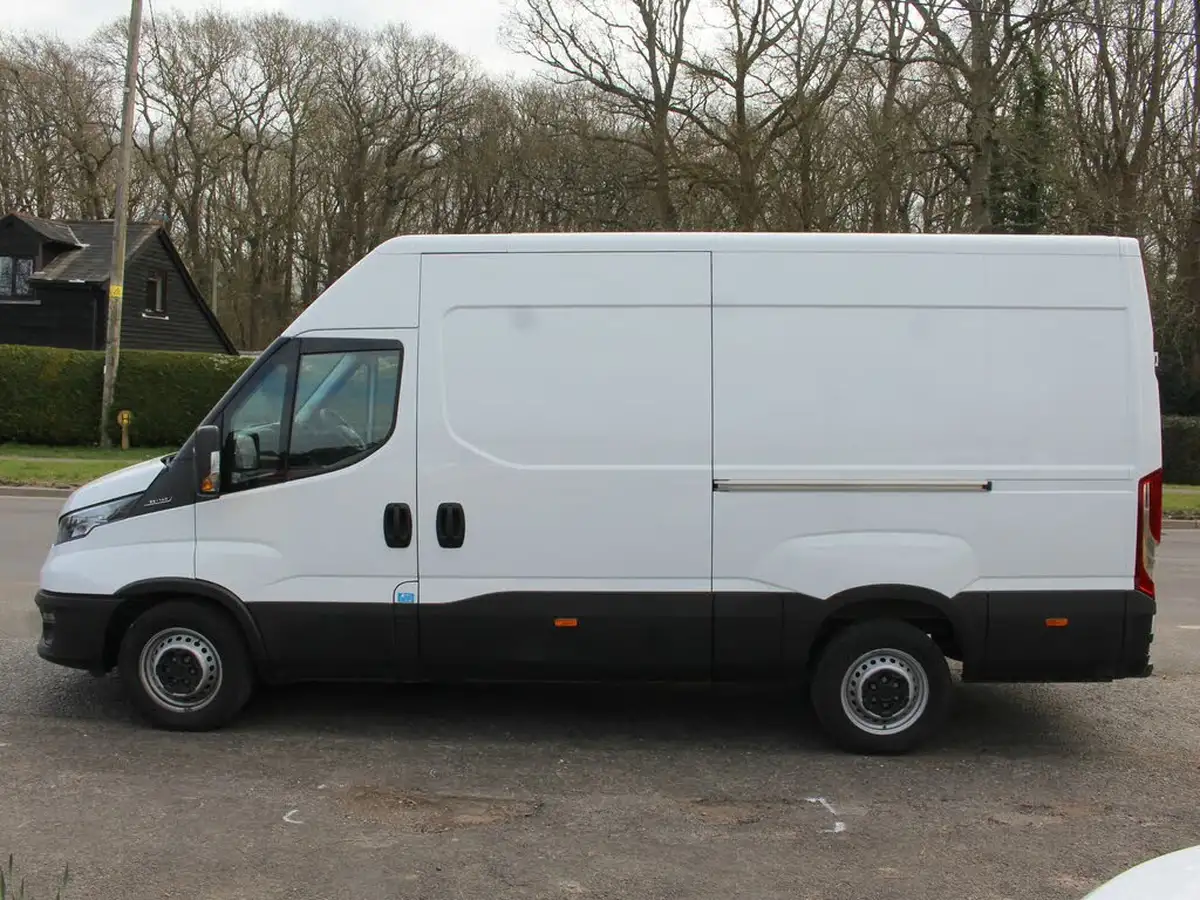 2023-iveco-daily-s-class-23td-35s14v-business-3520mm-h2-136pseu6dt-big-23