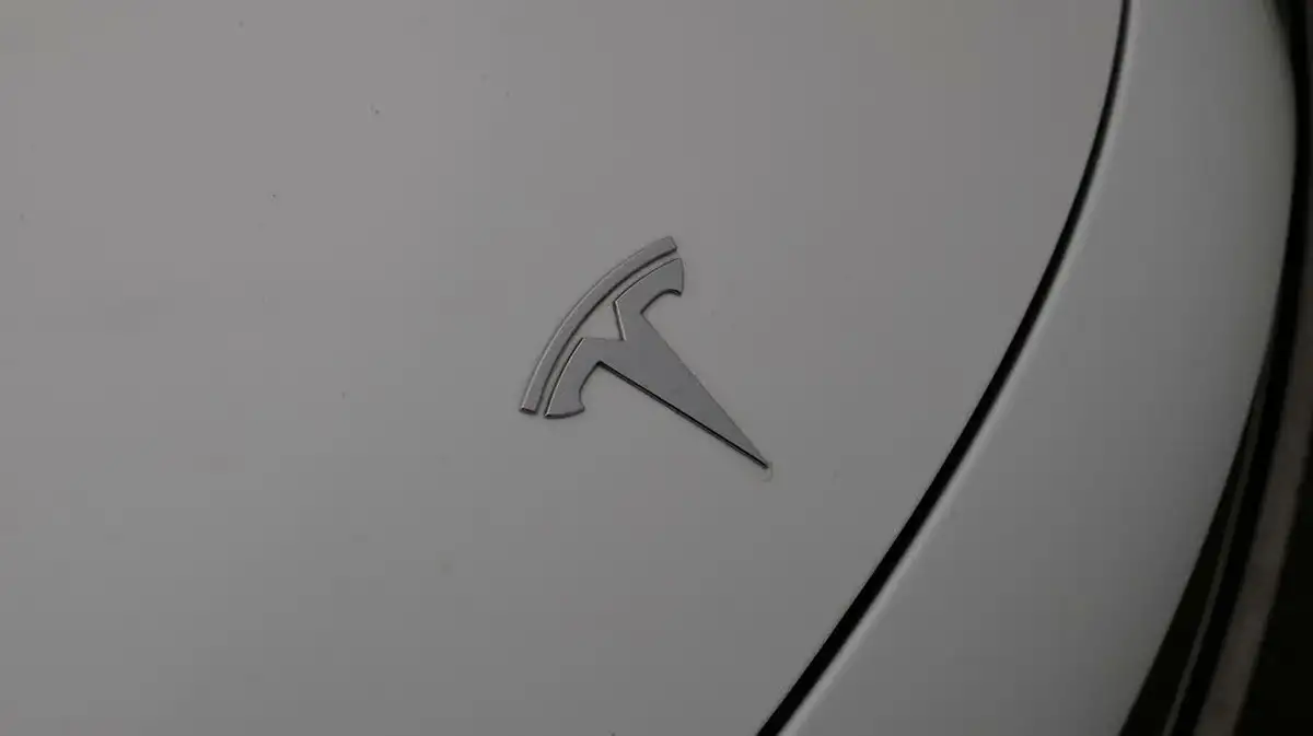 2022-tesla-model-3-e-long-range-big-23